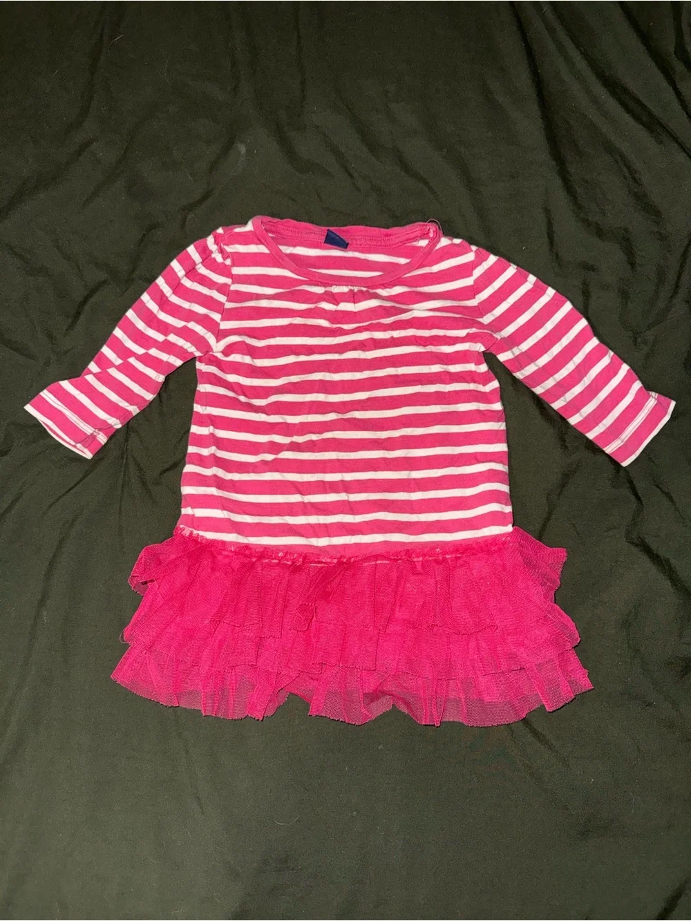 GAP Toddler 2 year 3 shirts and 3 bottoms